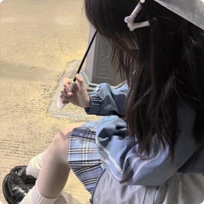 怕羞的黄莺